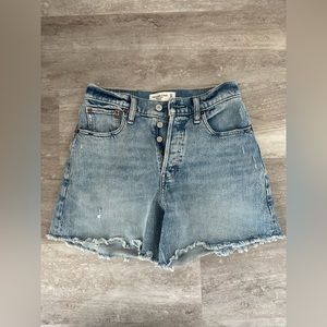 Abercrombie Curve Love Dad Short size 24 light wash